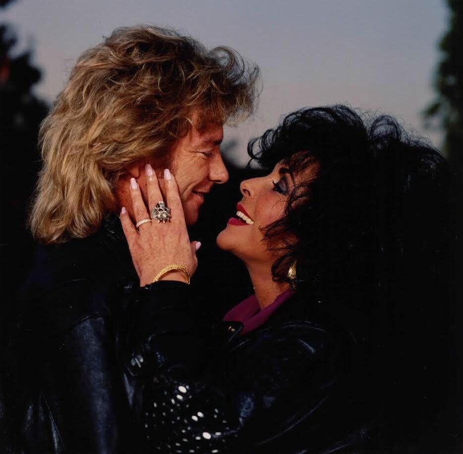 خاتم خطبة إليزابيث تايلور المرصع بالماس والذي قدمه لها لاري فورتنسكي