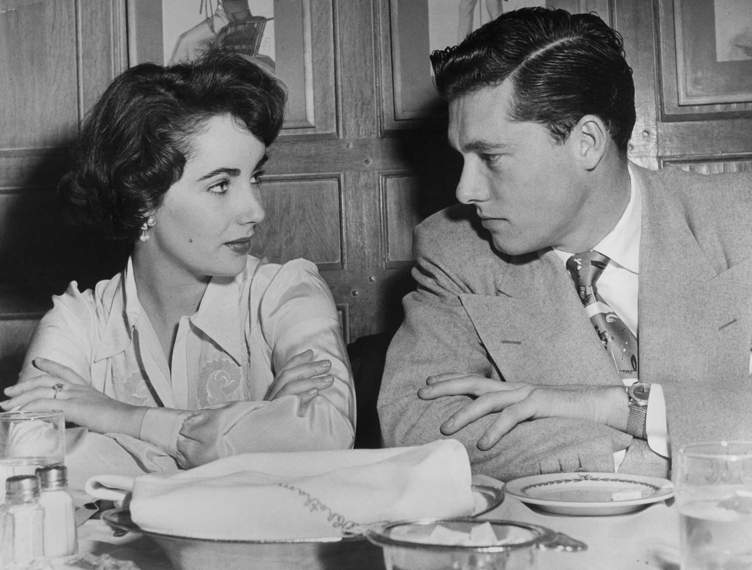 خاتم خطوبة إليزابيث تايلور الماسي ذو الأربع قراريط