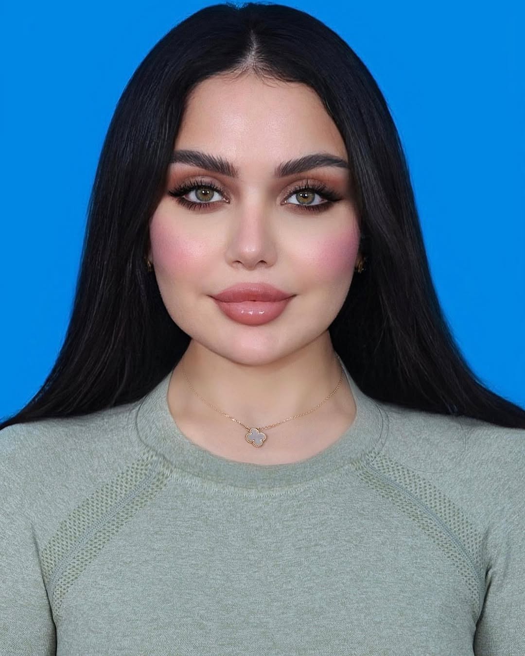 خاتم خطوبة يثير التساؤلات