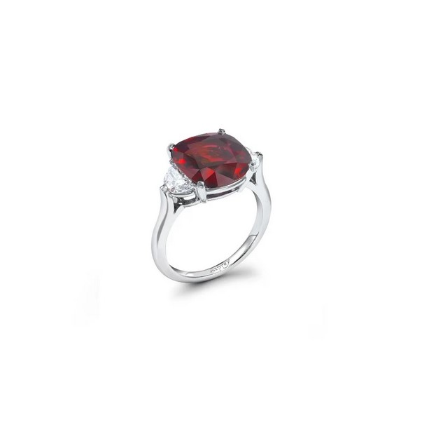 خاتم ذهب Cushion Cut من Asprey