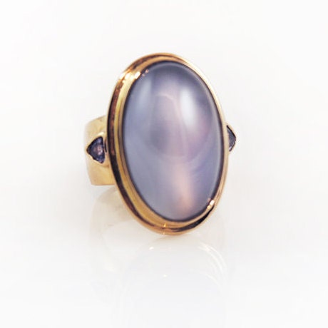 خاتم ذهب Extraordinary Chalcedony من Sasa Jewelry