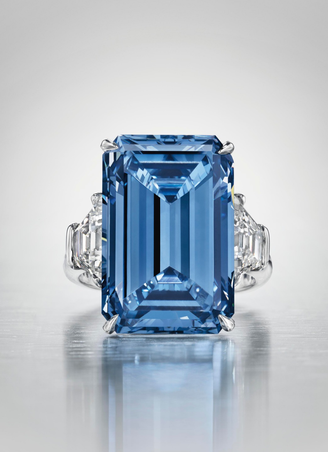 خاتم ماسة أوبنهايمر الزرقاء