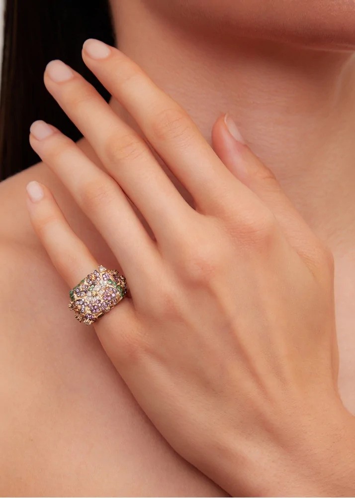 خاتم مرصع بحجر الأماتيست من Yvonne Leon