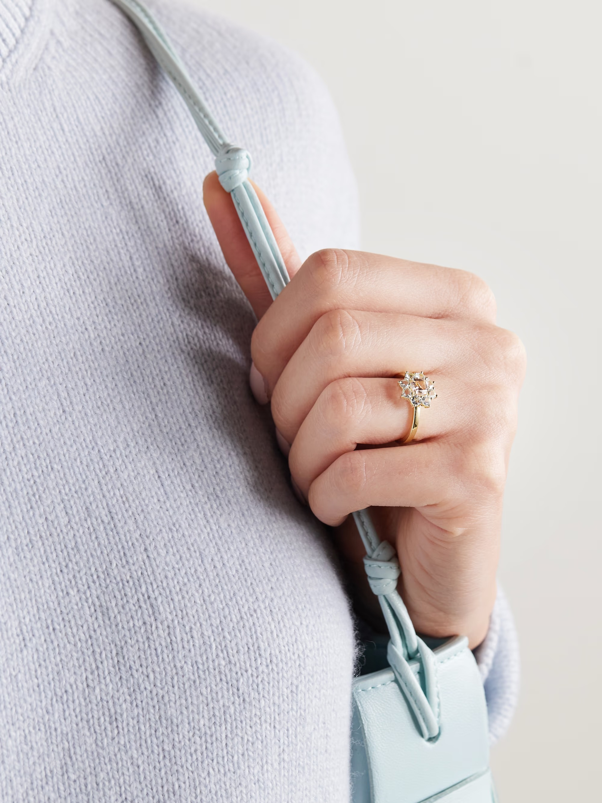 خاتم من   Jennifer Meyer