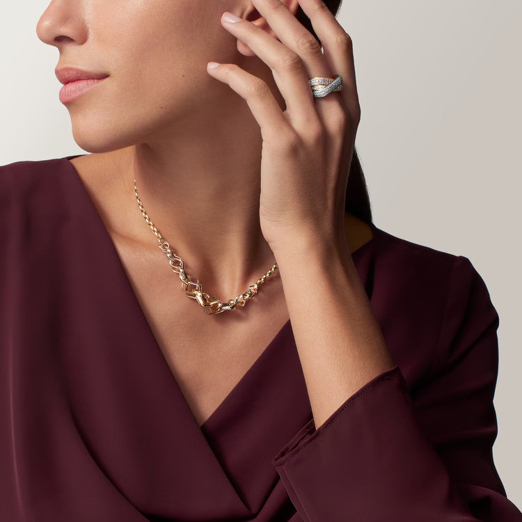 خاتم من مجموعة Trinity