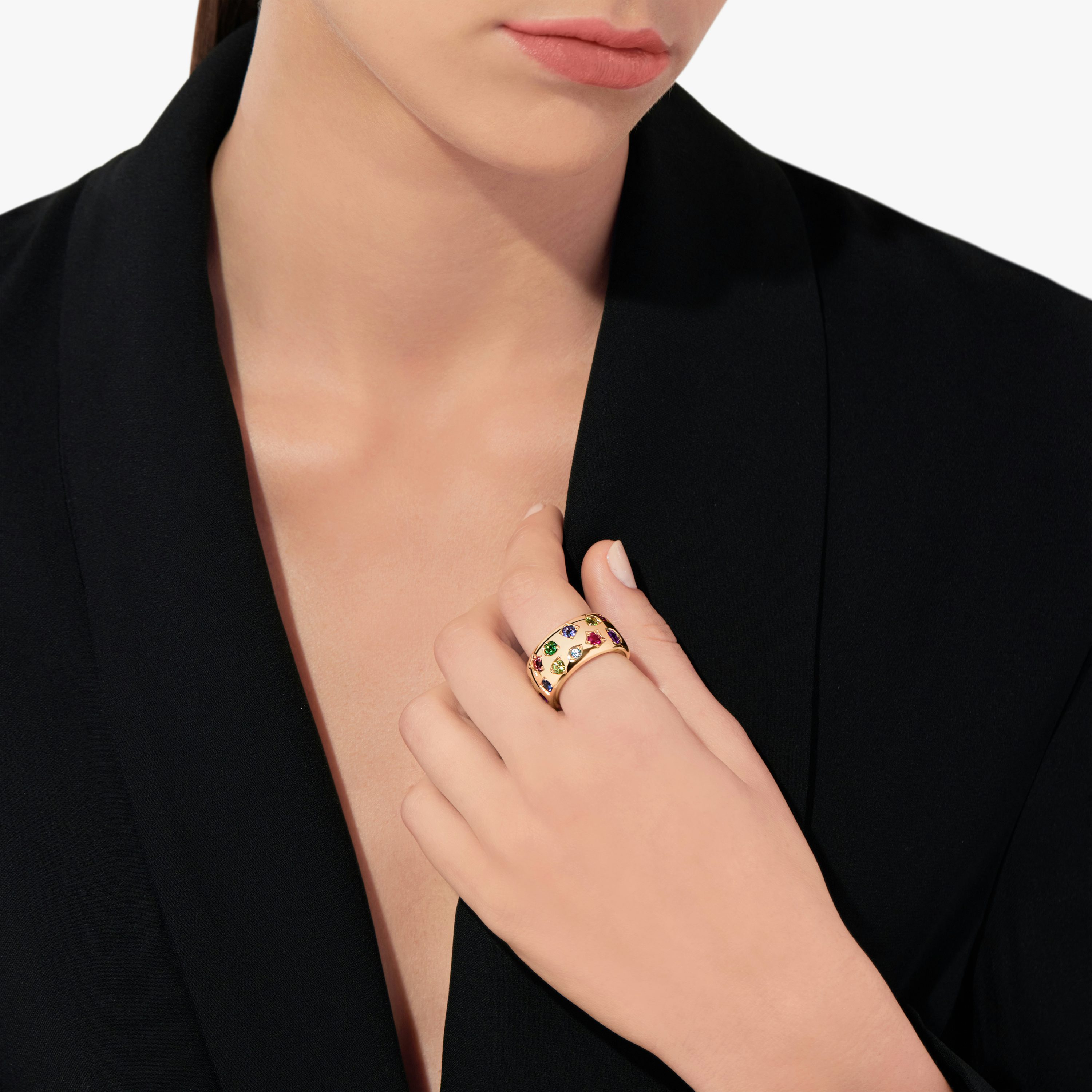 خاتم Iconica Large Ring من إبداعات دار المجوهرات العالمية بوميلاتو pomellato