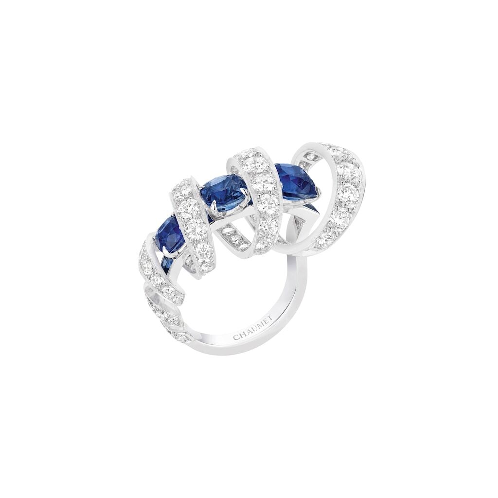 خاتم Torsade de Chaumet بالياقوت الأزرق من شوميه Chaumet