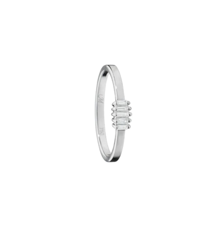 خاتم WHITE GOLD AND BAGUETTE DIAMOND من Monica Rich Kosann