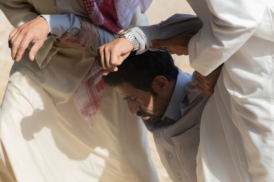 خالد يطارد عزيزة 