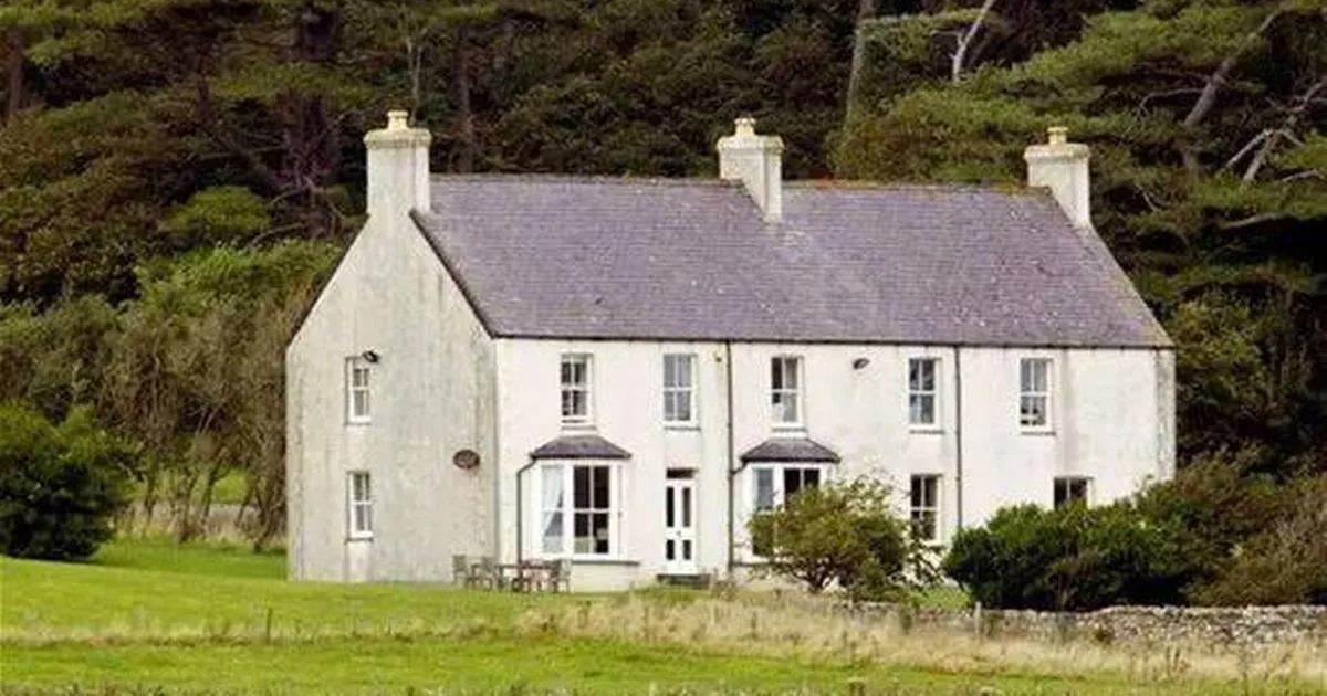 من عزلة أنجلسي إلى سحر أنمر هول