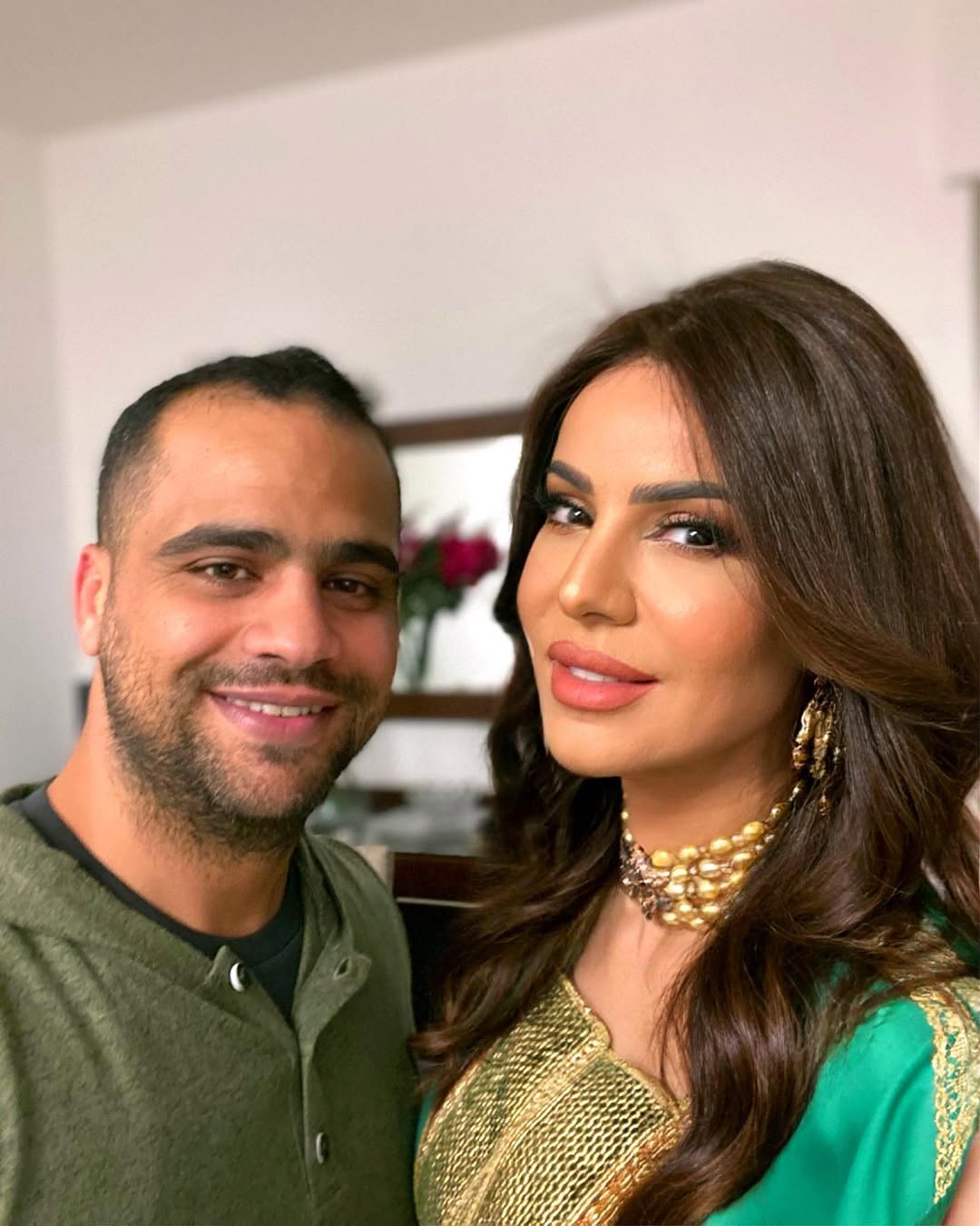 خبير تصفيف الشعر كريم عاشور مع الفنانة فريال يوس