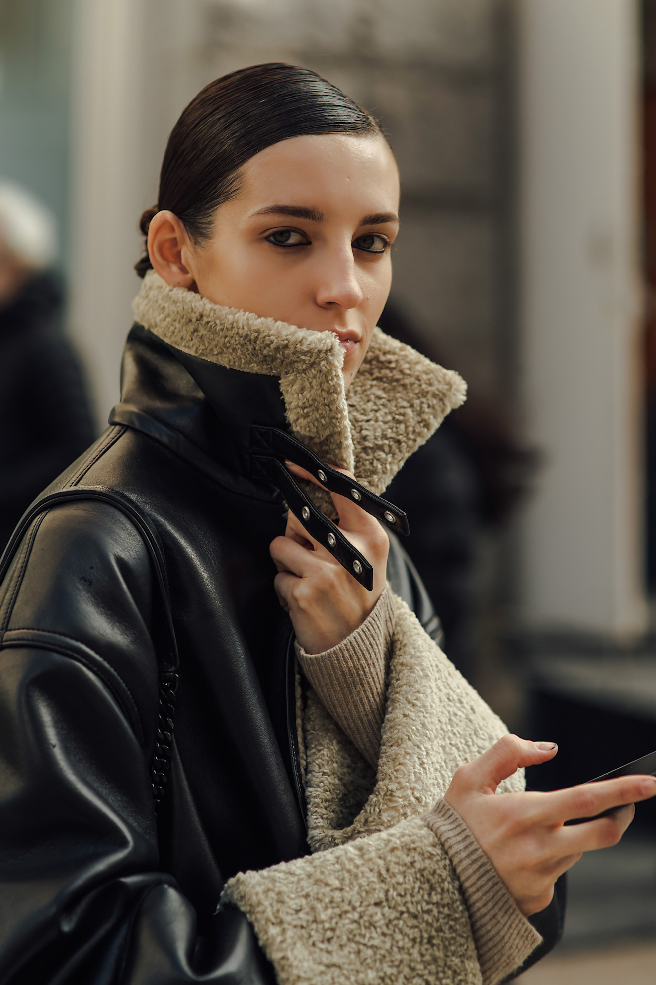 خطوط الايلاينر السوداء الهندسية في شوارع نيويورك