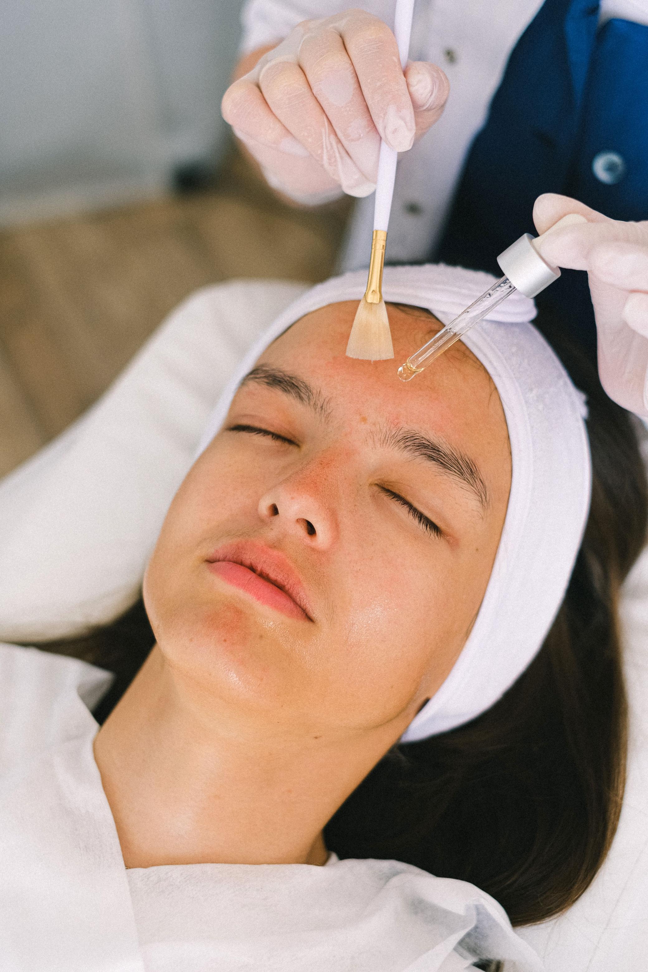 خلال علاج السرطان، لا يُنصح بالبدء بإجراءات تجميلية دون موافقة الطبيب