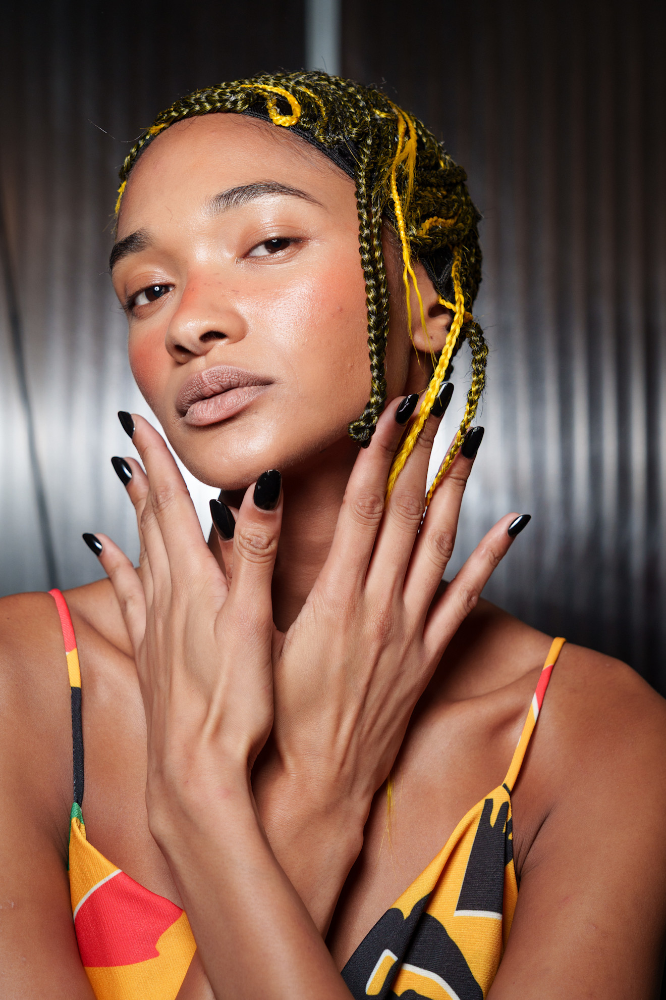 خلطات لتطويل الاظافر