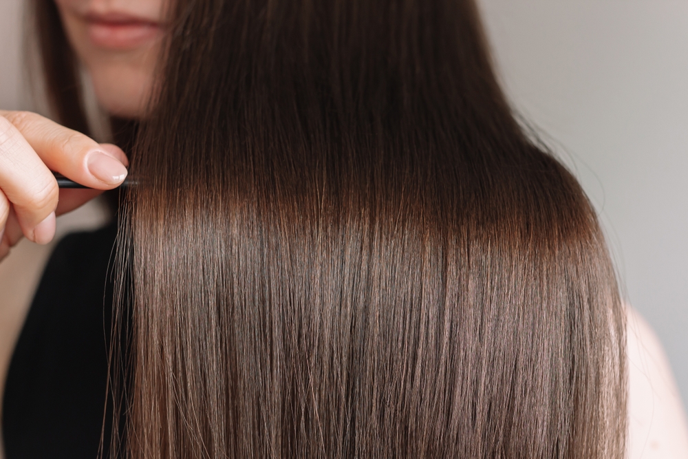 خلطات من الزيوت الطبيعية تساعد في إعادة لمعان الشعر