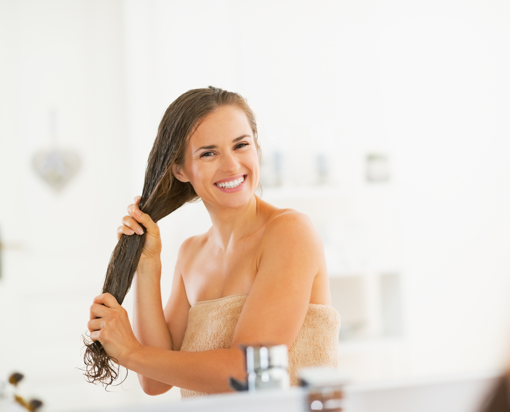 Mixing oatmeal with sugar treats the problem of dandruff and itching 