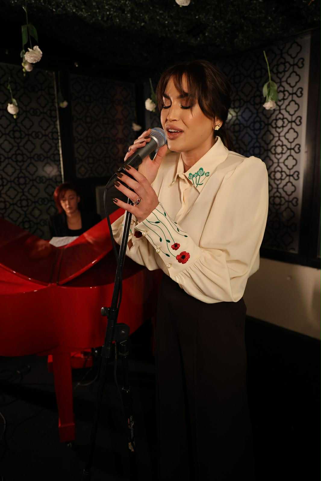 خمس أغنيات لخمس مراحل عاطفية