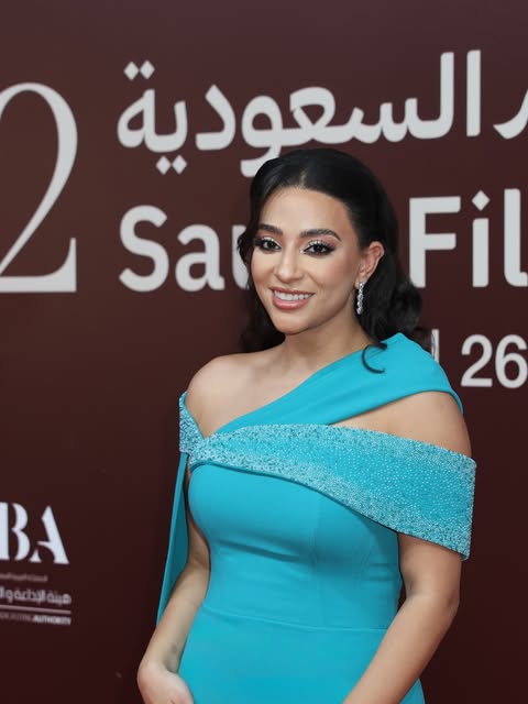 خيرية أبو لبن بمكياج ناعم شرقي