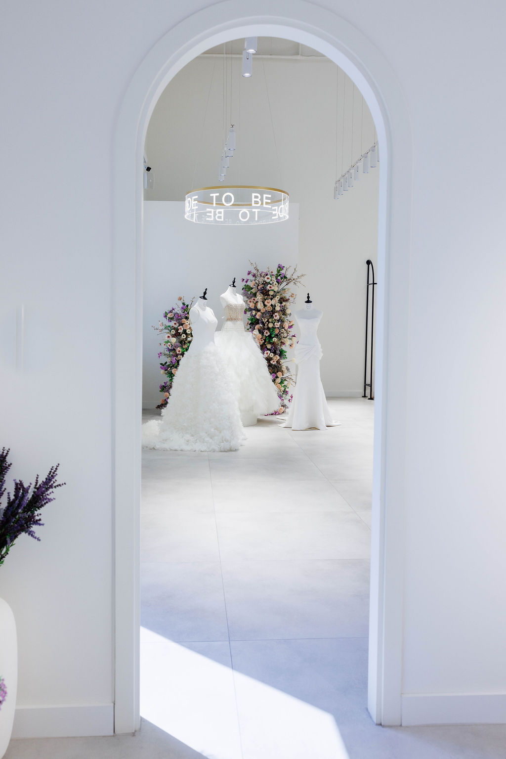 داخل متجر The Bridal Atelier