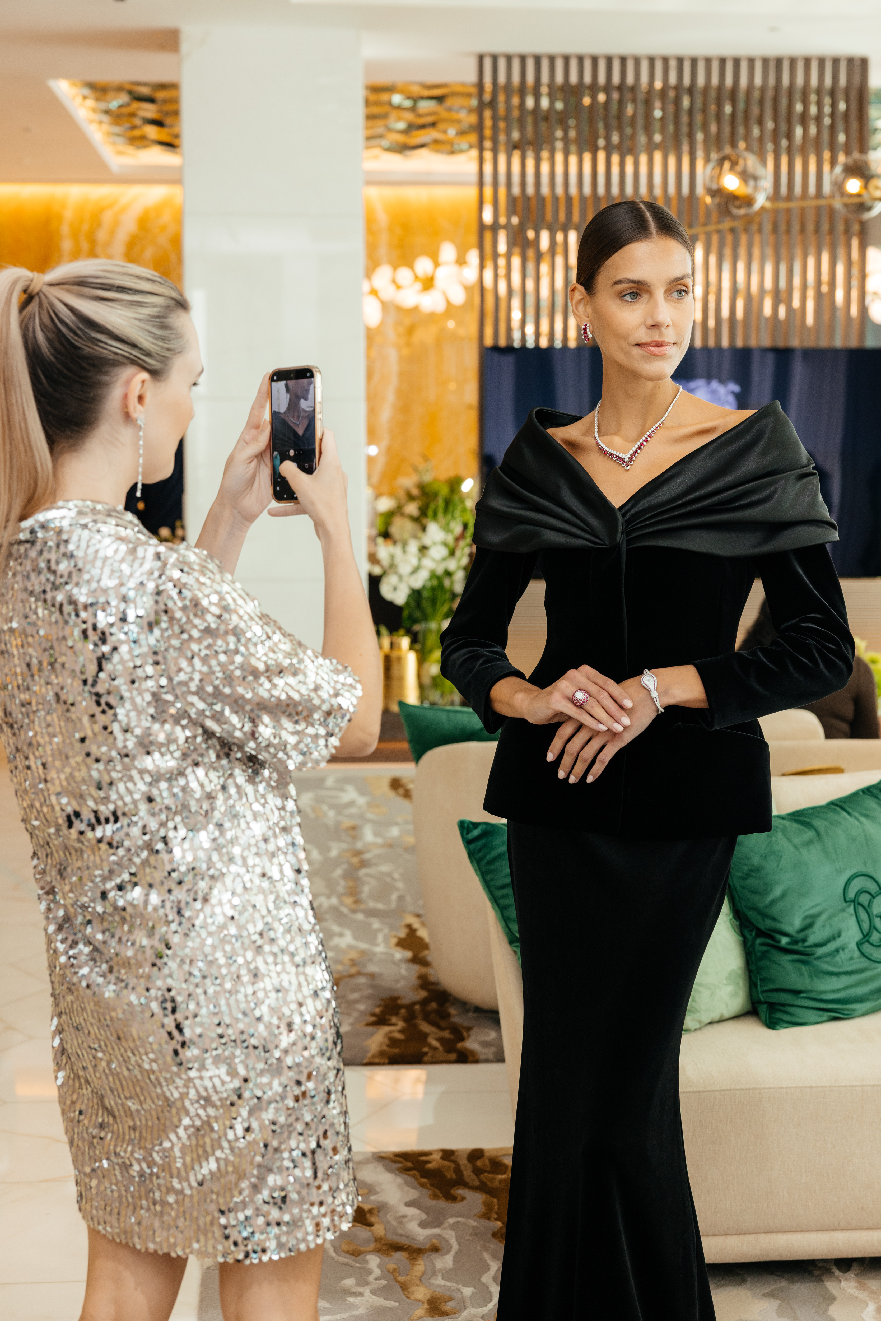 كشفت دار غراف عن أحدث تحفها من المجوهرات الراقية في دبي