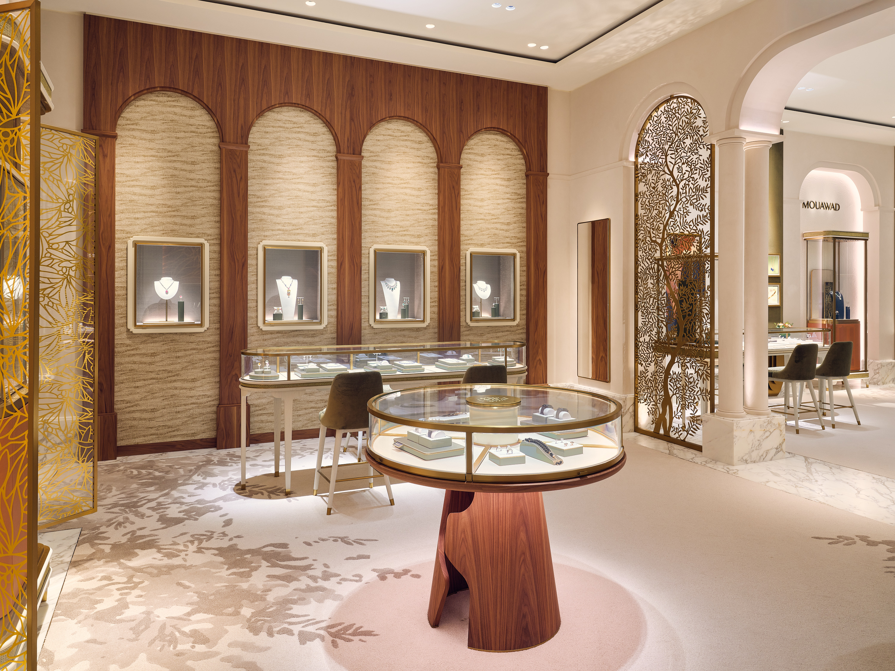 دار معوّض في دبي مول