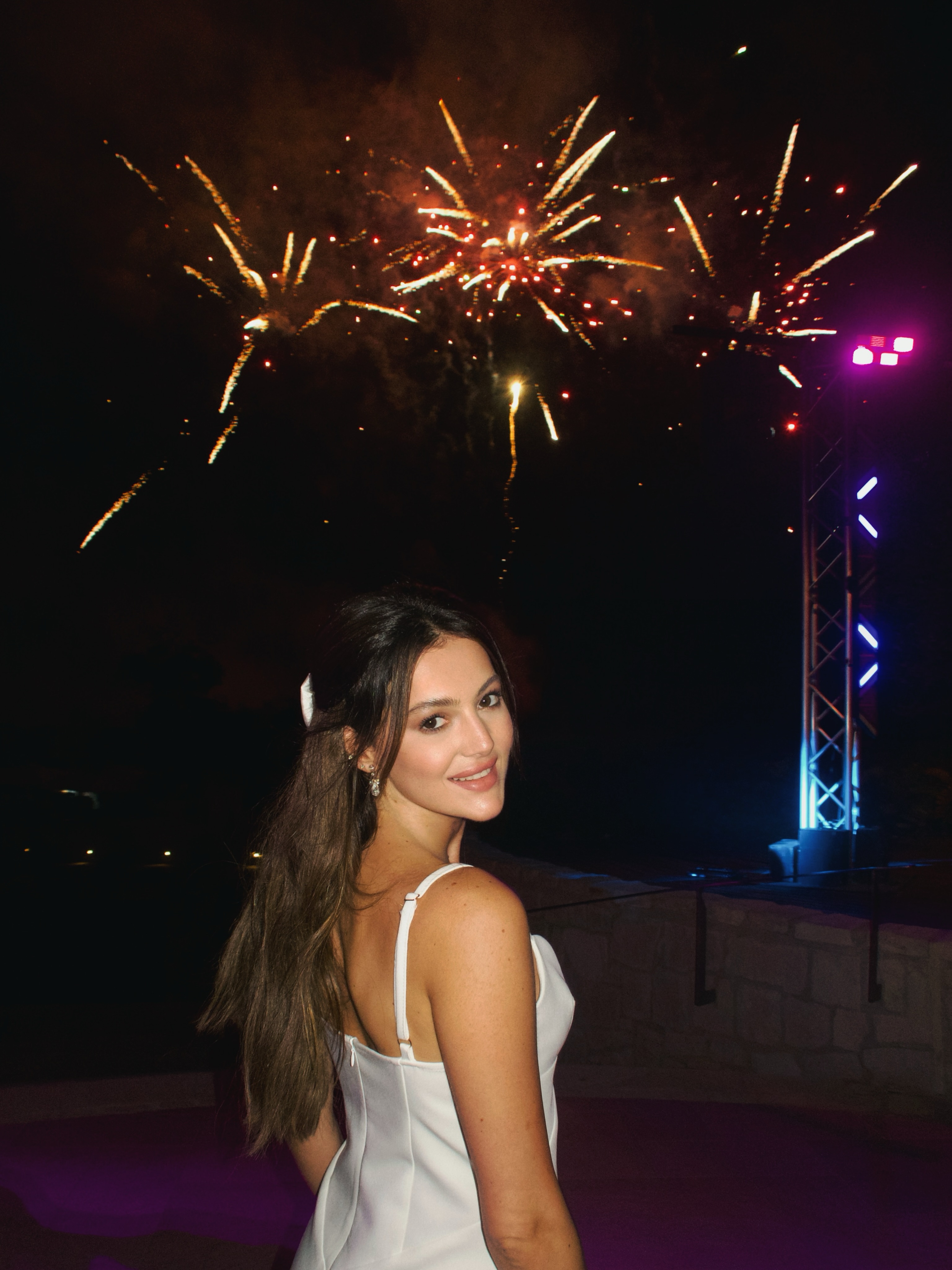  دانا الحلاني في شهر العسل بقبرص