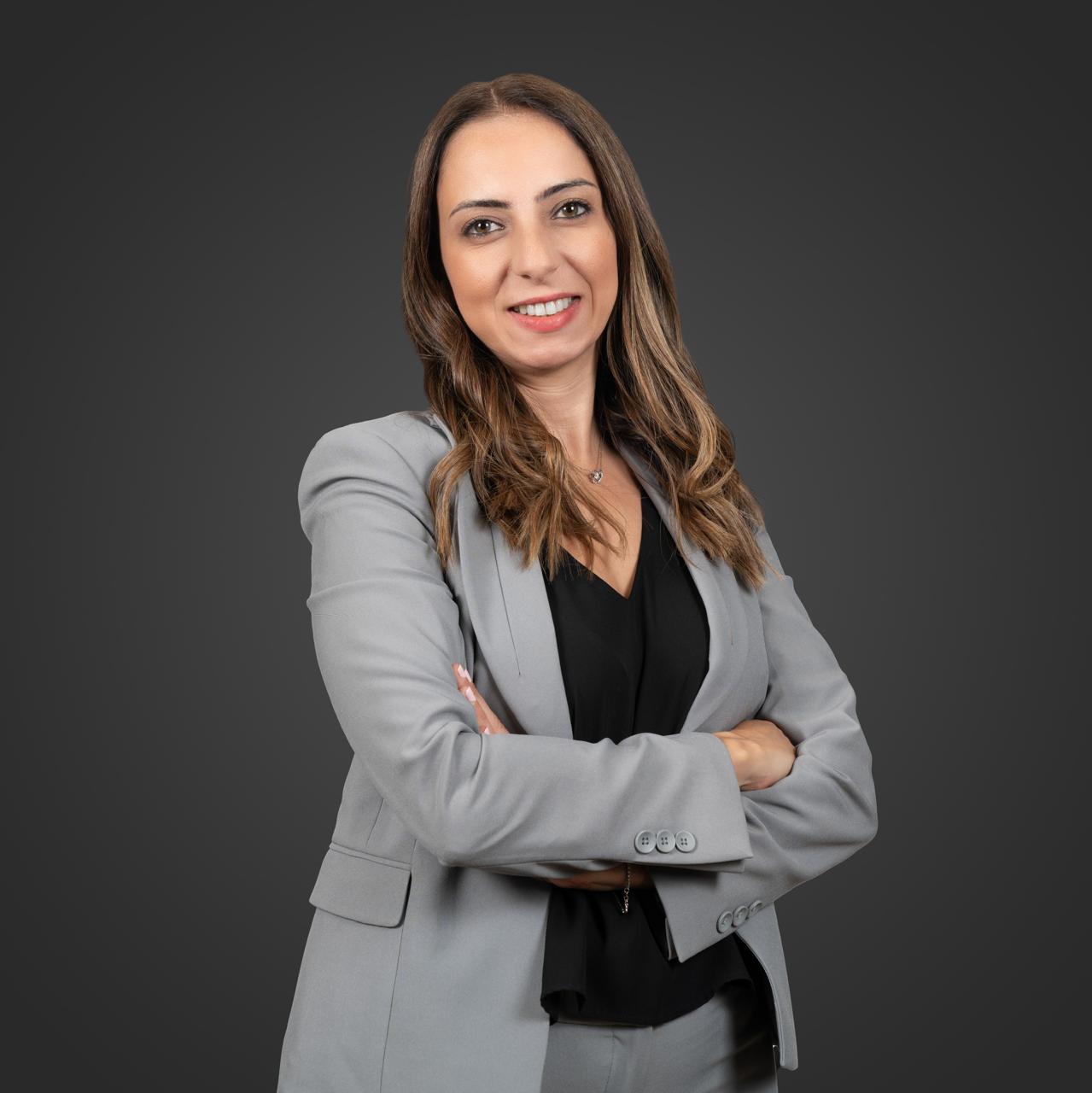 دانا مطالقة أحد النماذج المشرفة والاستثنائية  في مجال التسوق الرقمي العالمي