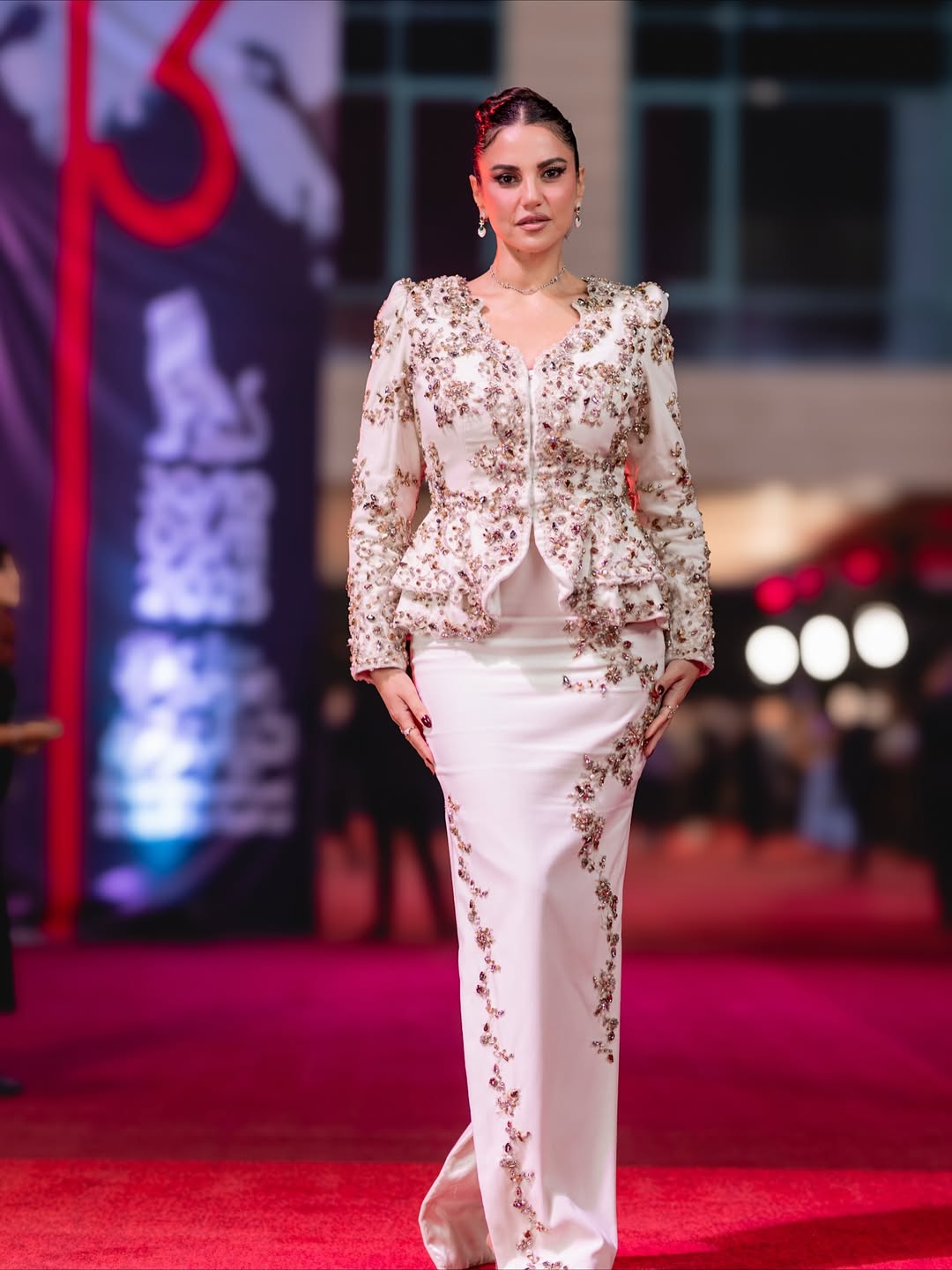 درة بالزي التقليدي الجزائري الكراكو