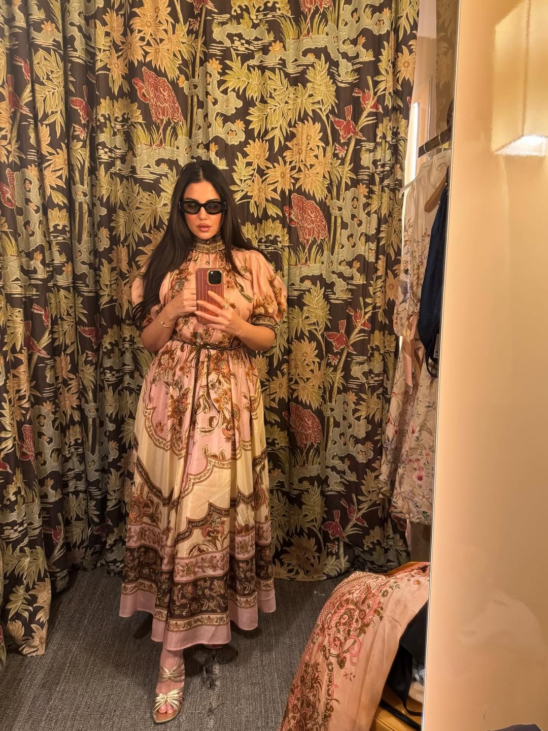 درة بفستان يلامس الكاحل