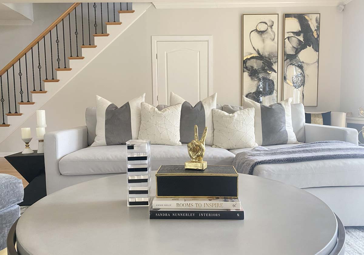 درجة الرمادي الكلاسيكي تتميز بالحيادية الدافئة والمريحة للعين