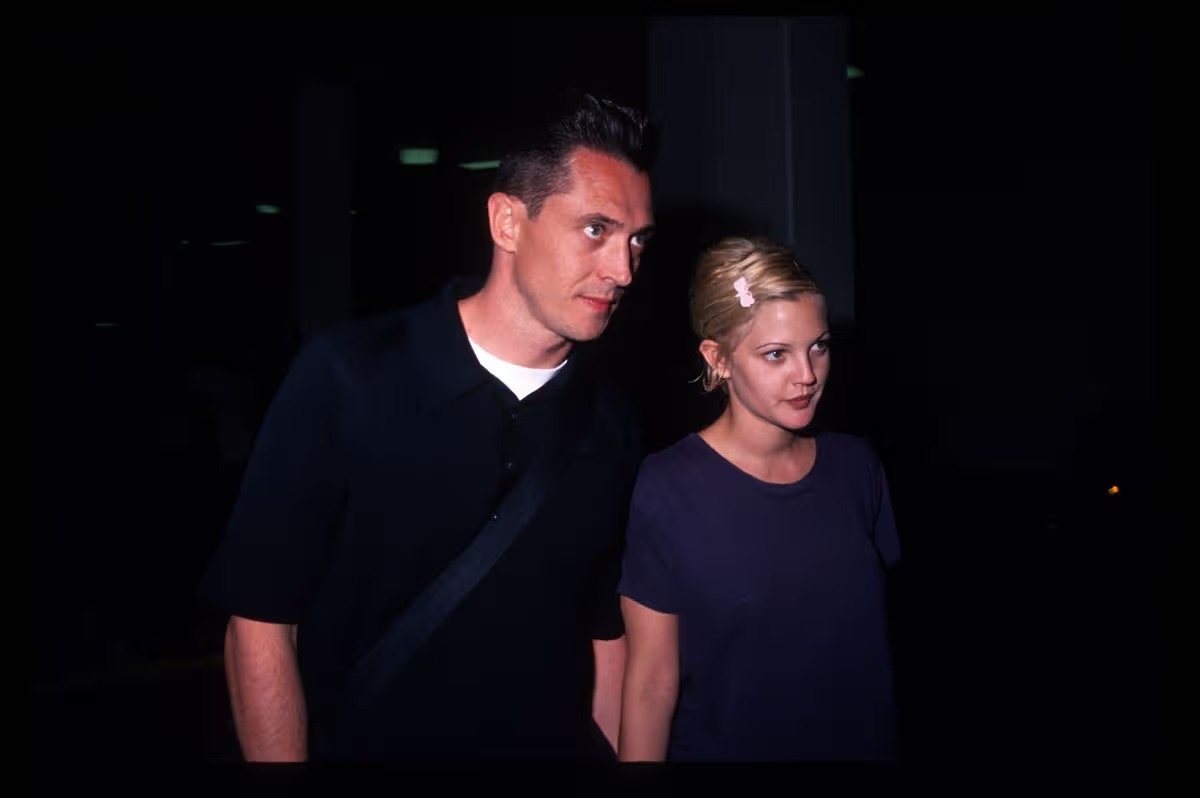 درو باريمور Drew Barrymore وجيريمي توماس Jeremy Thomas