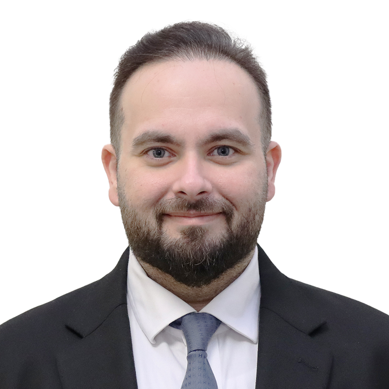 دكتور عمر خدام استشاري ورئيس قسم الطب الباطني بالإنابة في مدينة الشيخ شخبوط الطبية