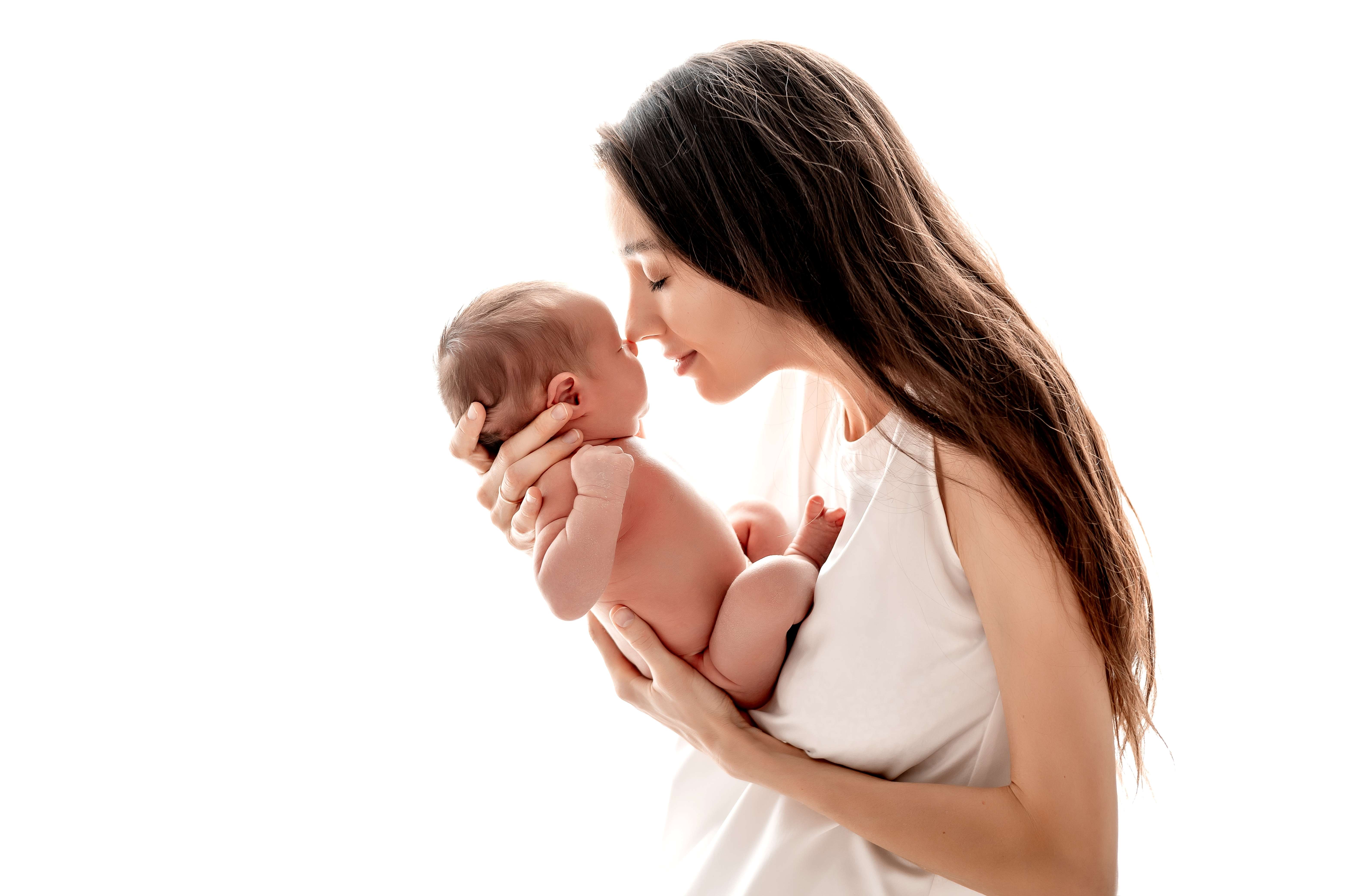 دللي نفسك واهتمي بمولودك في نفس الوقت وانعمي بالراحة