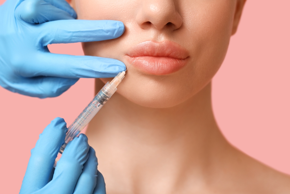 دمج حقن البوتوكس والفيلر يساعد على رفع الزوايا بشكل طبيعي