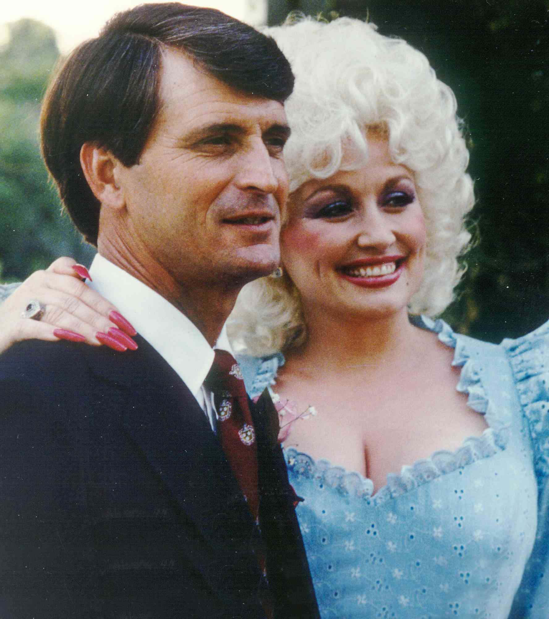 دولي بارتون Dolly Parton وكارل توماس دين Carl Thomas Dean