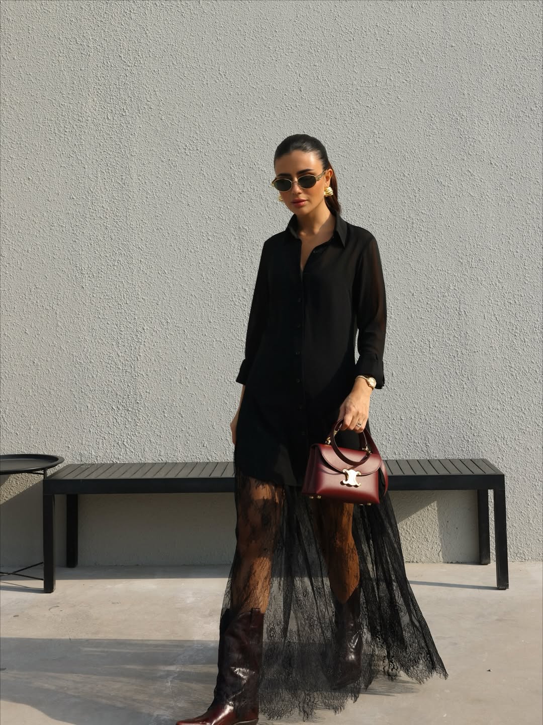 ديما الأسدي بالأسود الشفاف… إطلالة عصرية