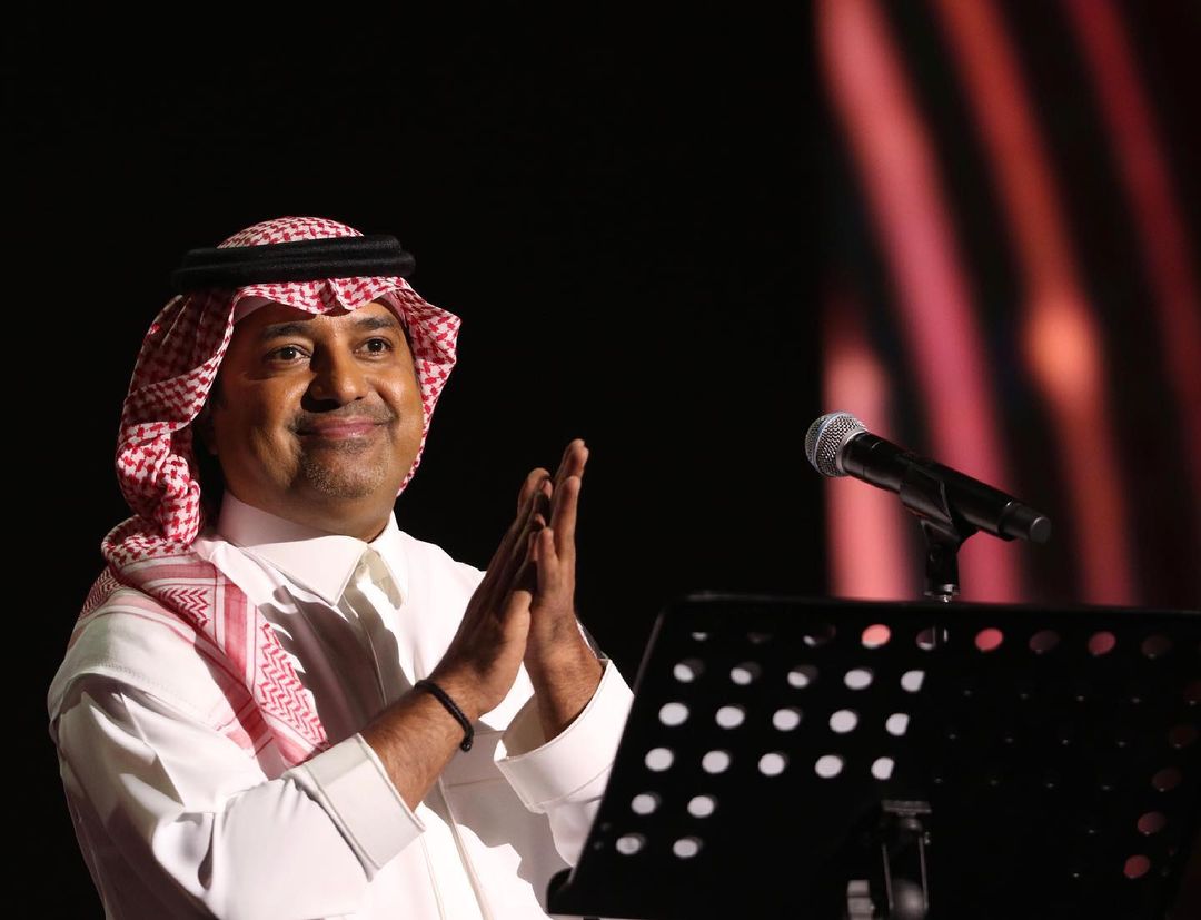 راشد الماجد قدم العديد من الزفاف للعروس