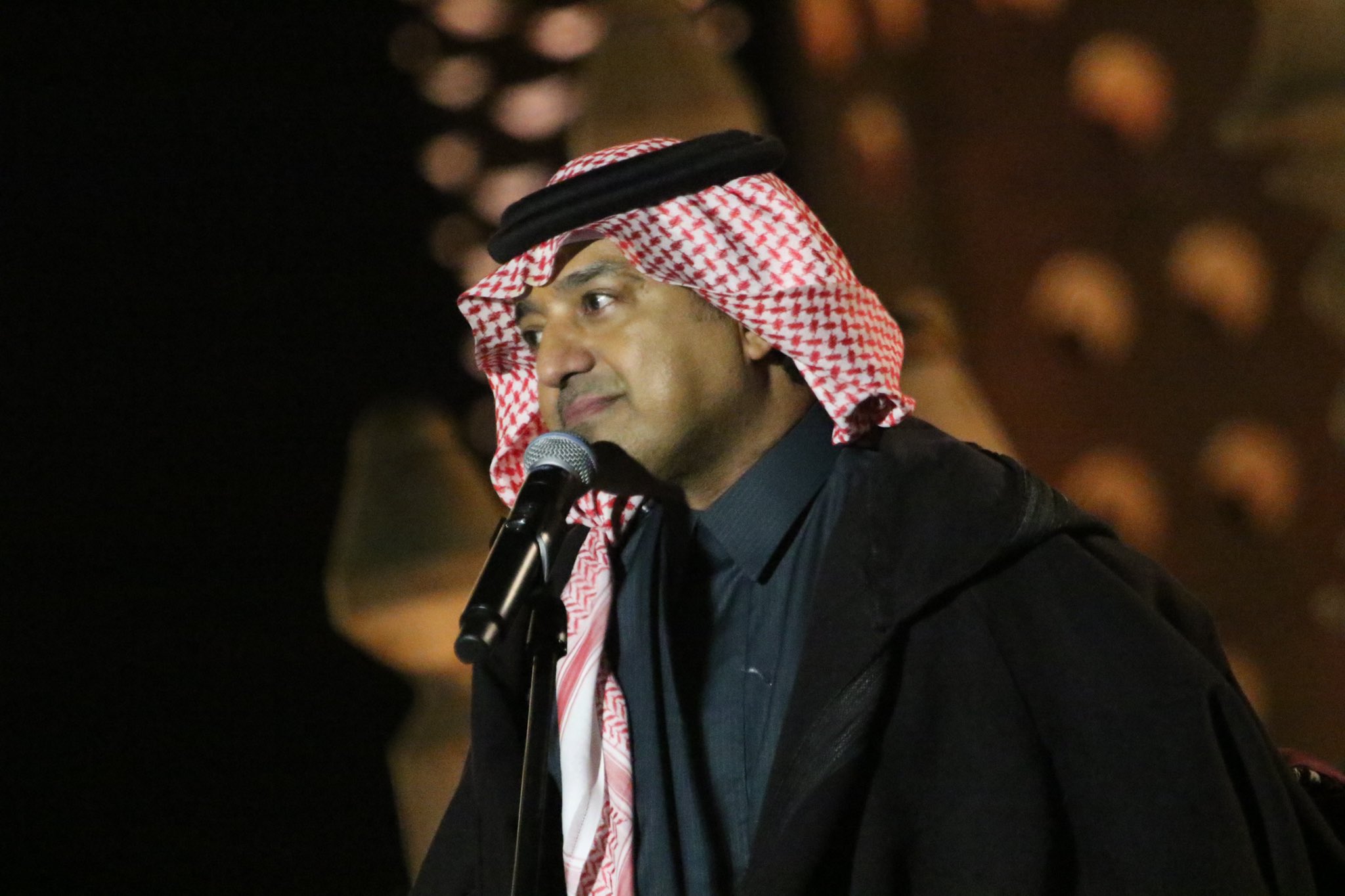 راشد الماجد يحافظ على طرح أعماله الغنائية