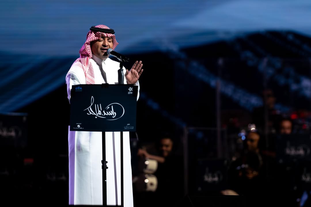 راشد الماجد يطرب الجمهور بأغنية "بترجعين"