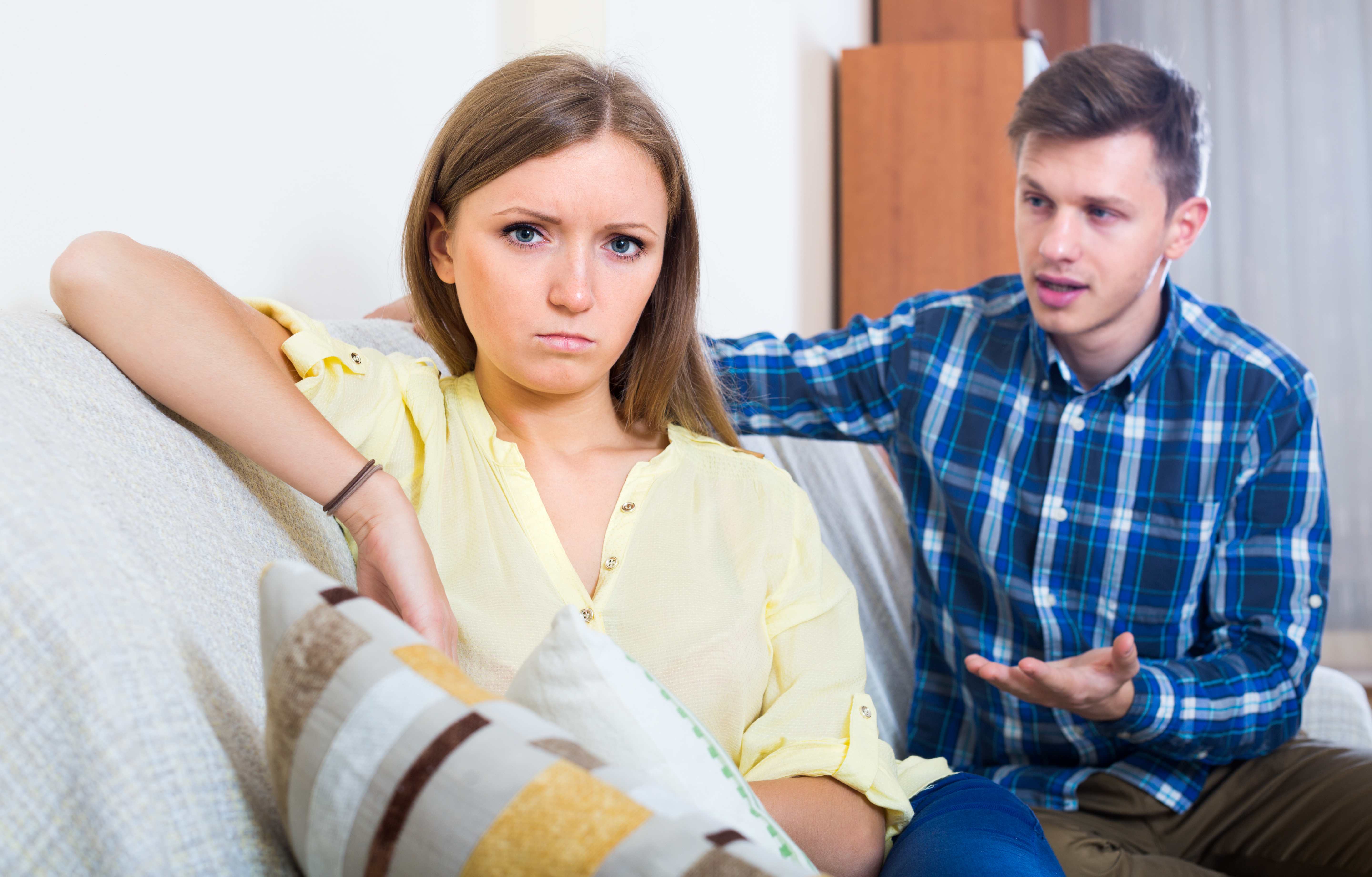 راقبي العلامات التي تكشف لكِ الرجل غير الكريم