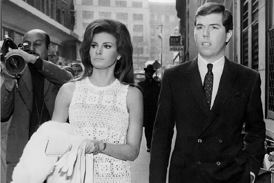 راكيل ويلش Raquel Welch وجيمس ويلش James Welch