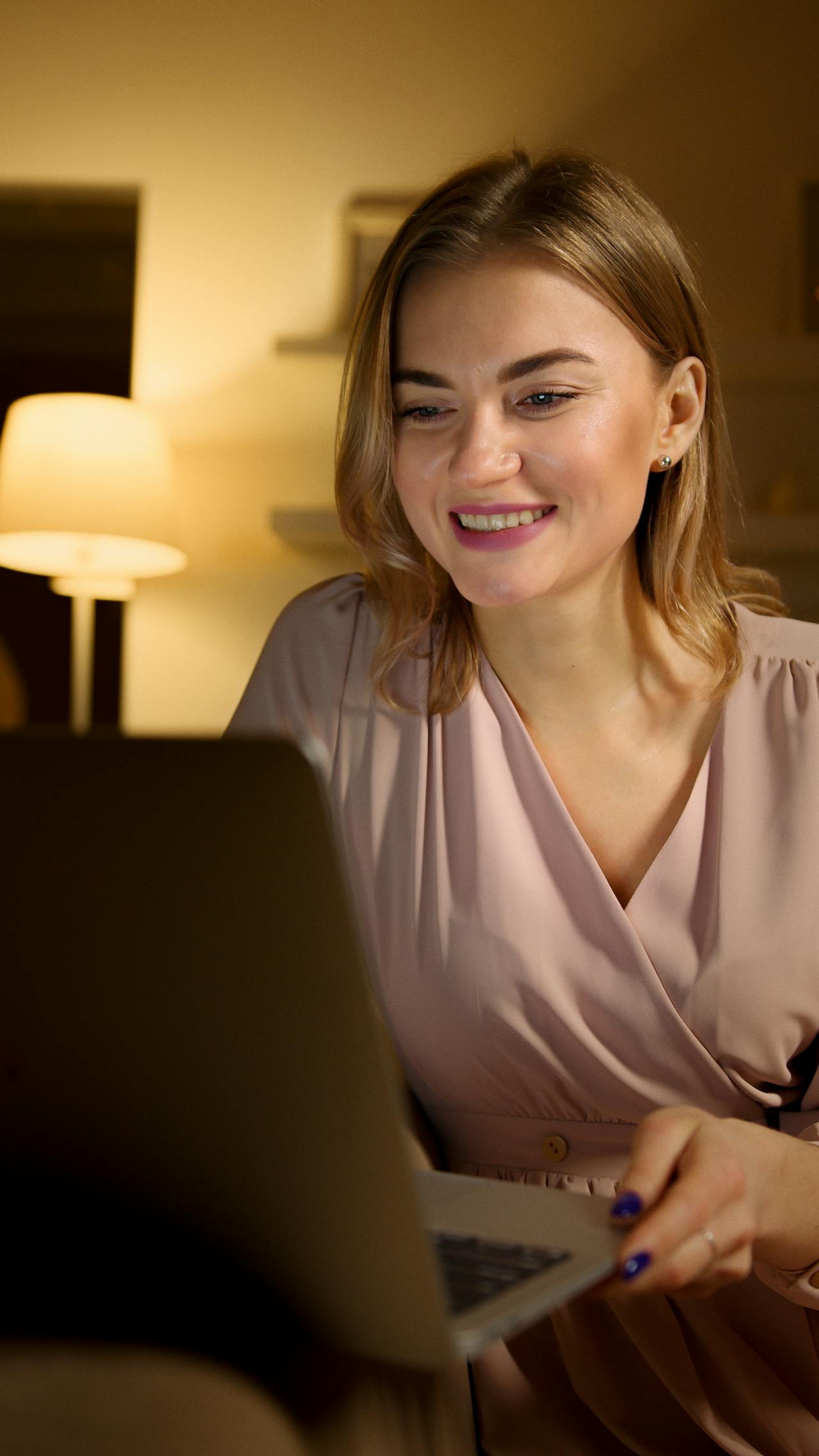 ربط المحتوى الرقمي بحالتكِ المزاجية واحتياجاتكِ يخدم صحتكِ النفسية في المقام الأول