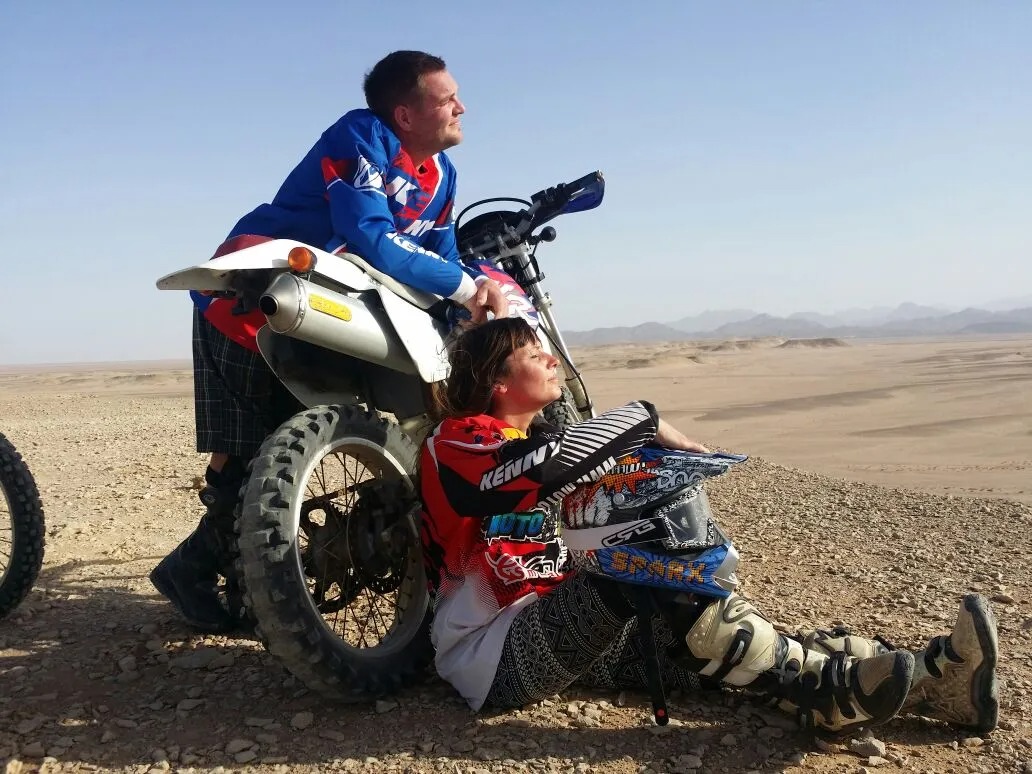 رحلات الدراجات النارية في الصحراء