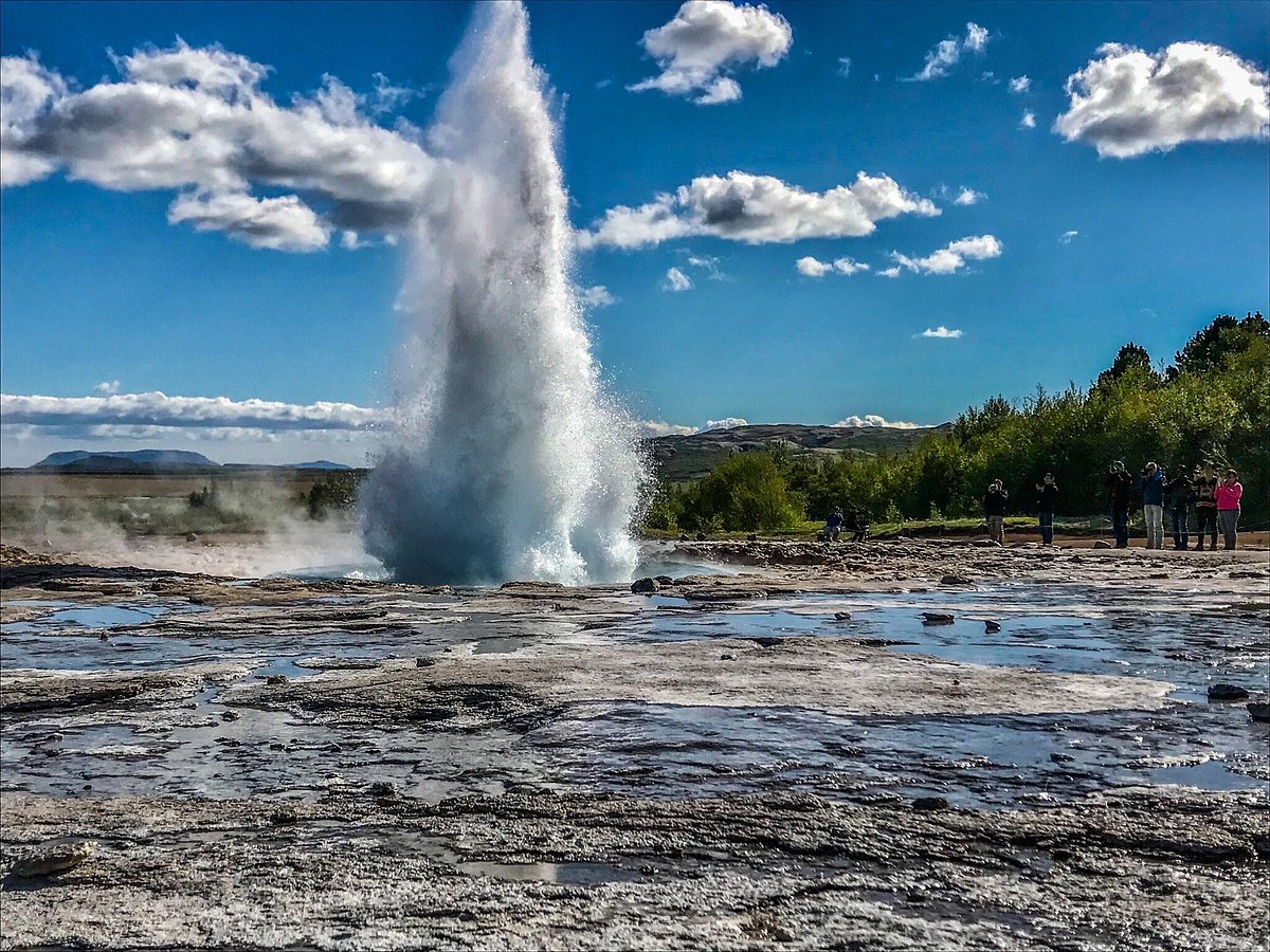 رحلة لزيارة الفورات الأرضية والينابيع الحارة في وادي هاوكادالور Haukadalur