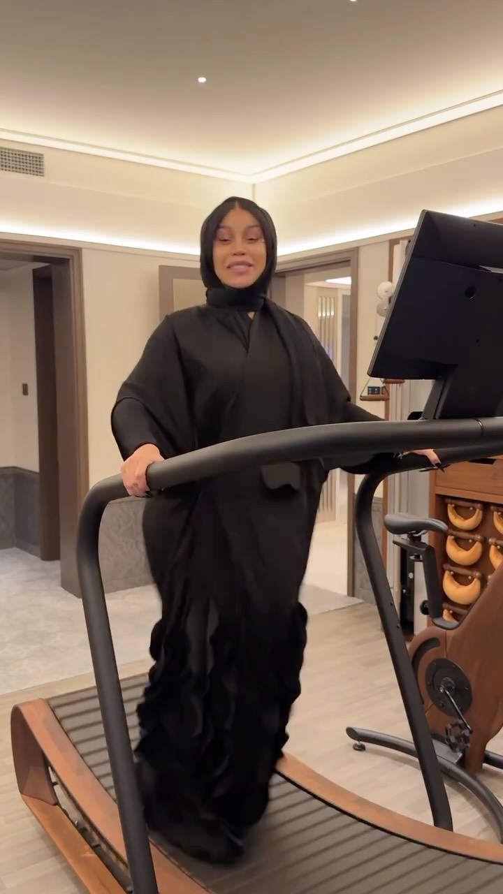 رسائل كاردي بي من السعودية