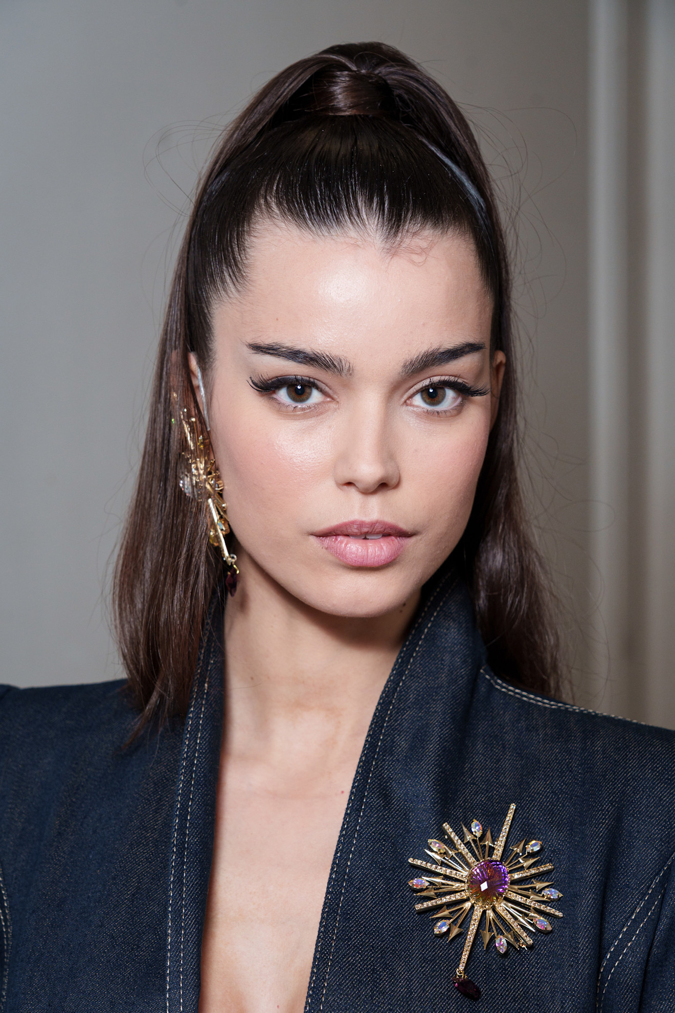 رسمات الخطوط الهندسية الرفيعة  من دار Julien Fournie