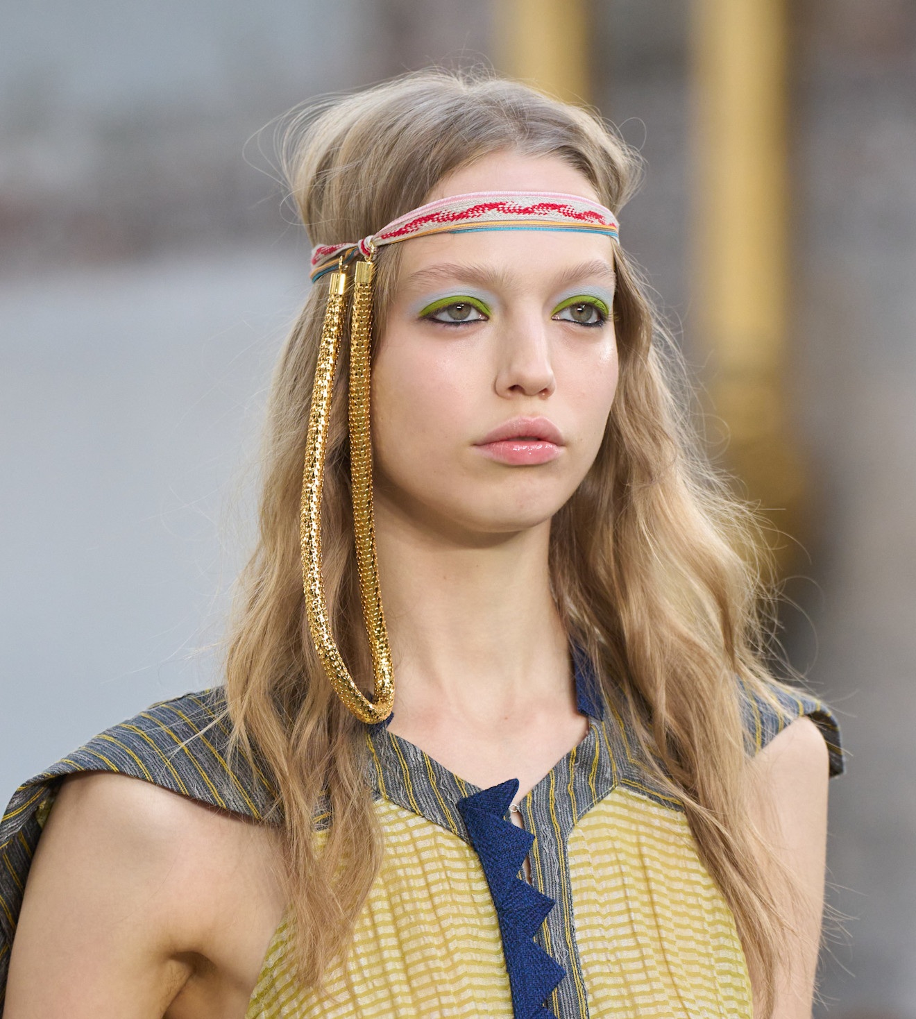 رسمات الظلال الخضراء المات من دار Kiko Kostadinov