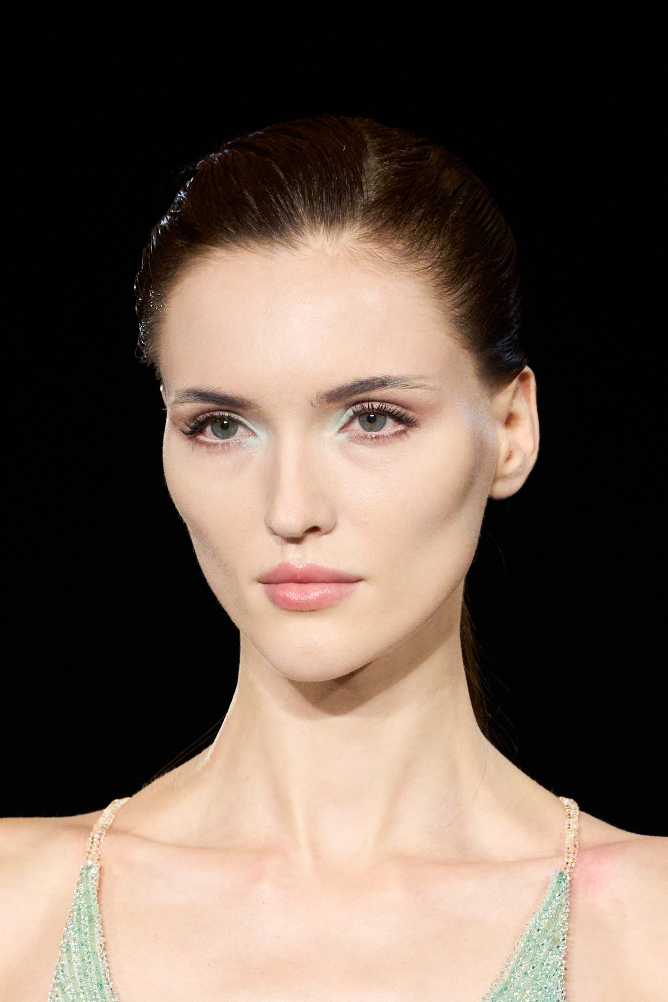 رسمات المكياج الاخضر الهندسي من دار Giorgio Armani Privé