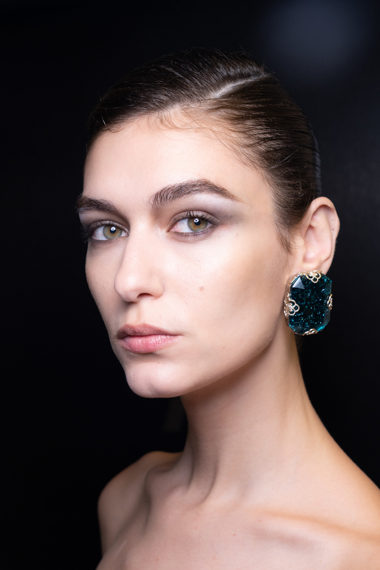 رسمات المكياج البنفسجي للشتاء من Giorgio Armani Prive