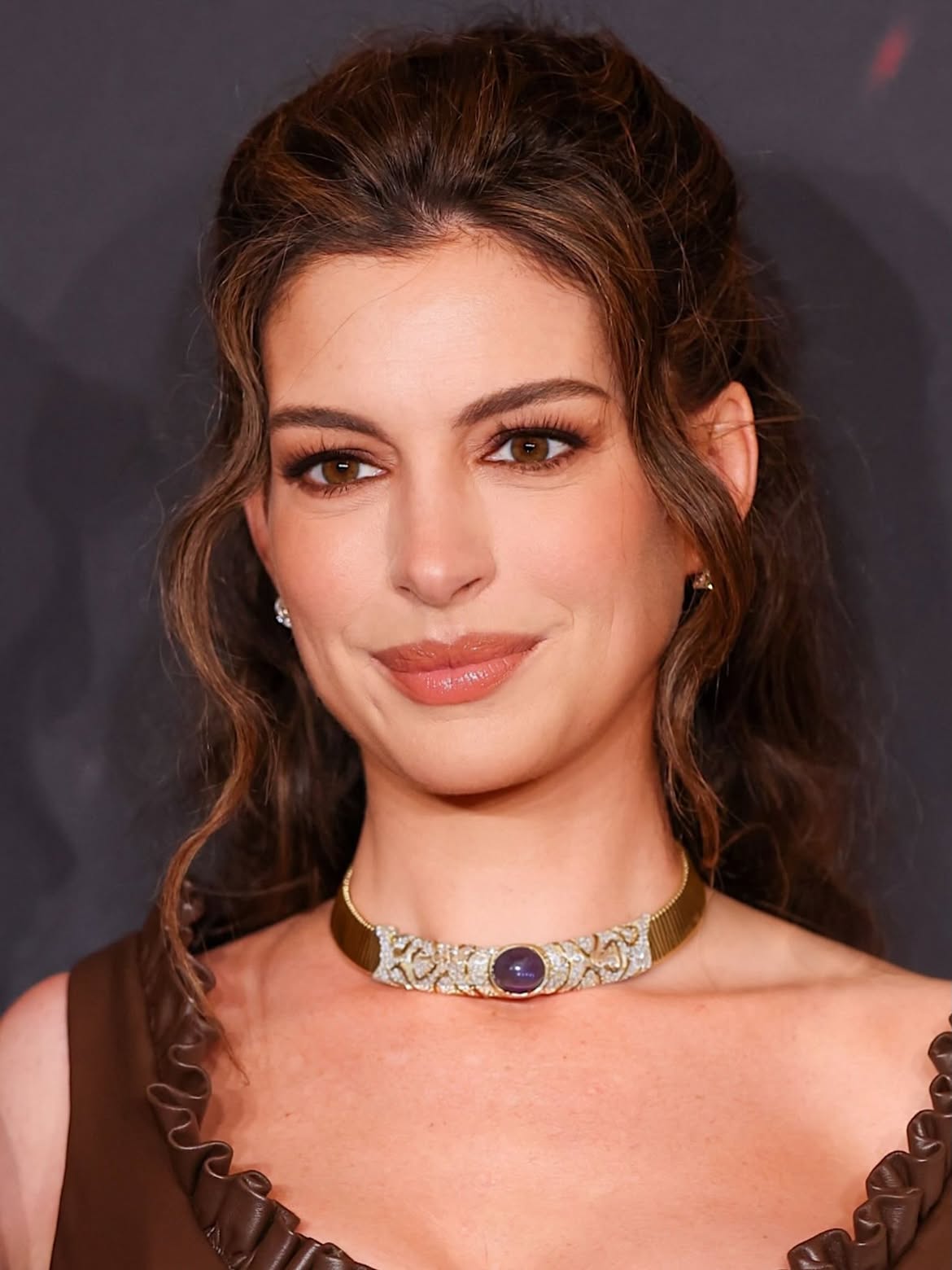 رسمات المكياج البني بأسلوب Anne Hathaway